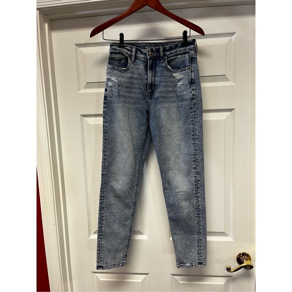 American Eagle Stretch Mom Jeans Lightly Distressed sz 2 EUC